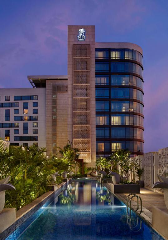 escorts near ritz carlton hotel